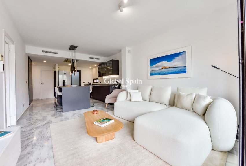 Resale - APARTMENT -
VILLAJOYOSA - La Cala