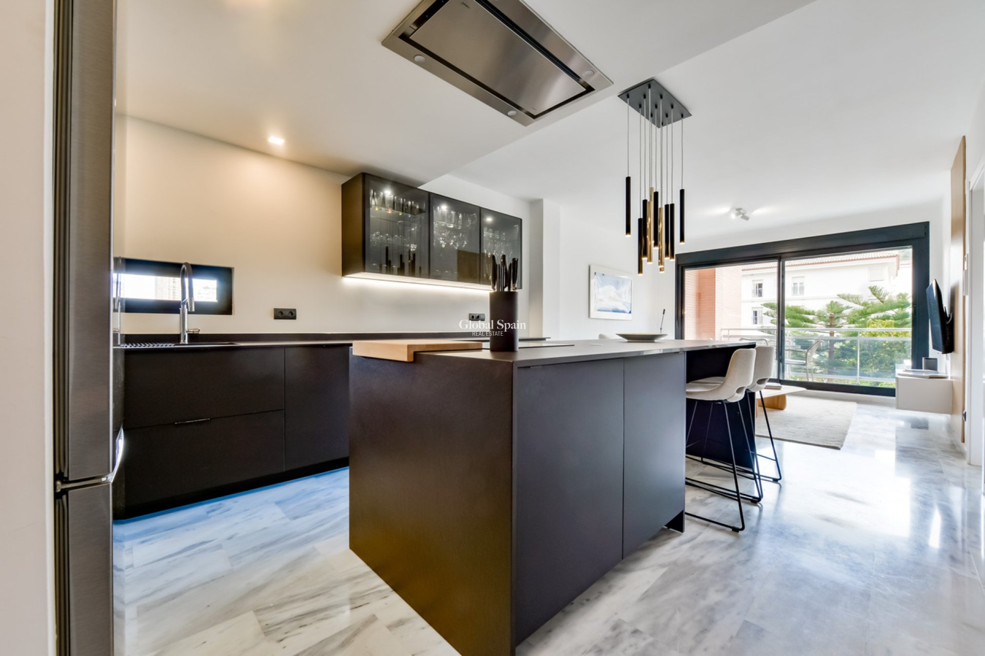 Resale - APARTMENT -
VILLAJOYOSA - La Cala