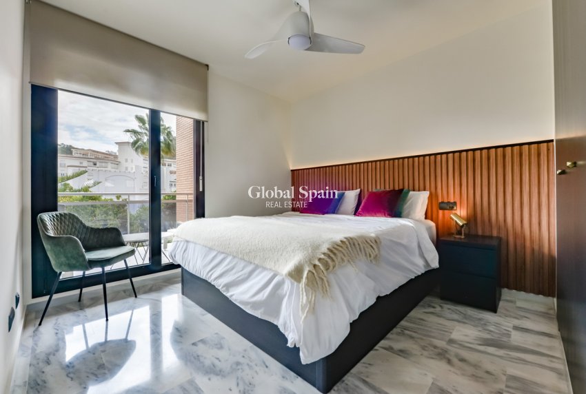 Resale - APARTMENT -
VILLAJOYOSA - La Cala