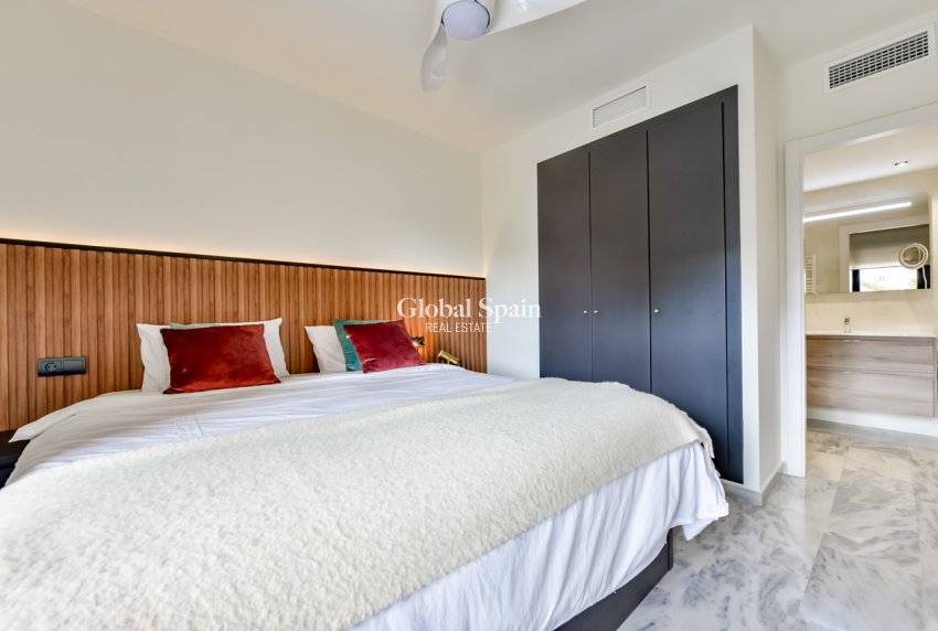 Resale - APARTMENT -
VILLAJOYOSA - La Cala