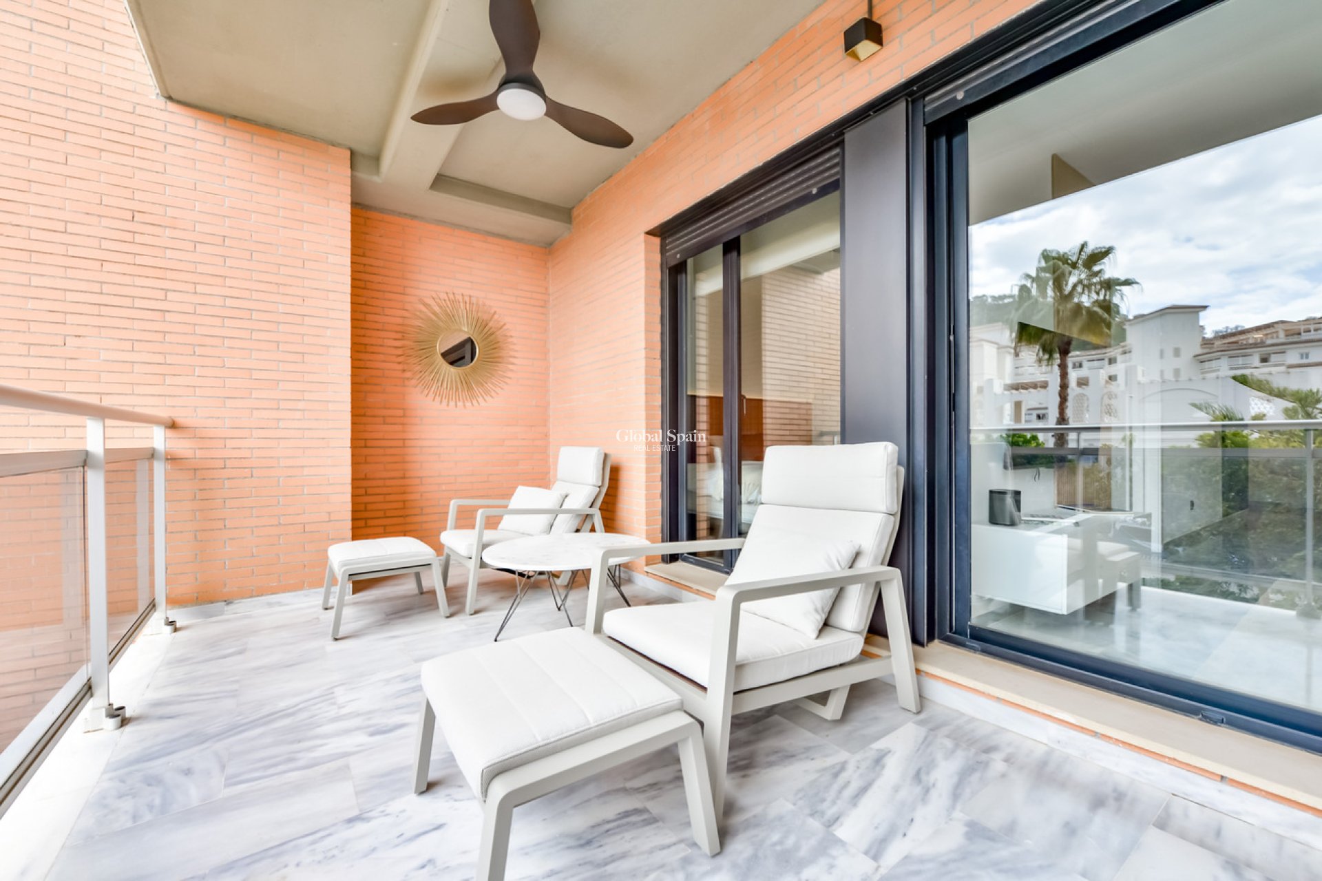 Resale - APARTMENT -
VILLAJOYOSA - La Cala