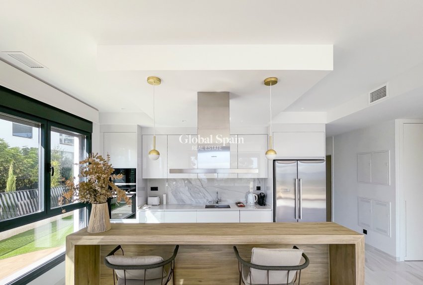 Resale - Apartment -
VILLAJOYOSA - Playas Del Torres