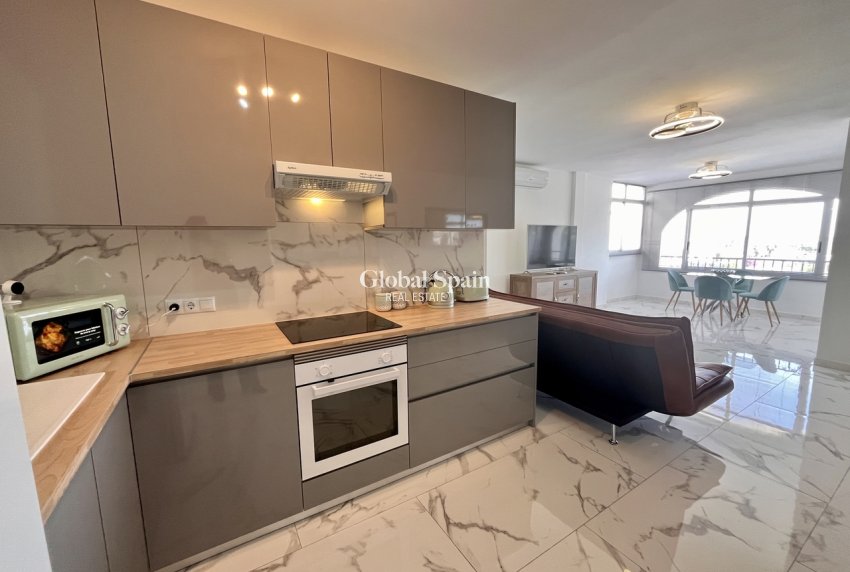 Resale - APARTMENT -
VILLAMARTÍN - Costa Blanca