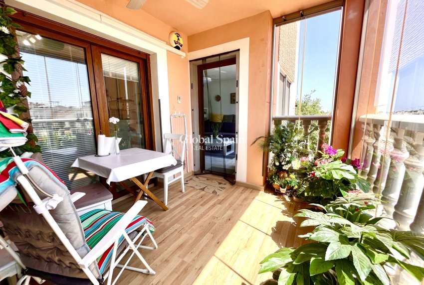Resale - APARTMENT -
VILLAMARTÍN - Costa Blanca