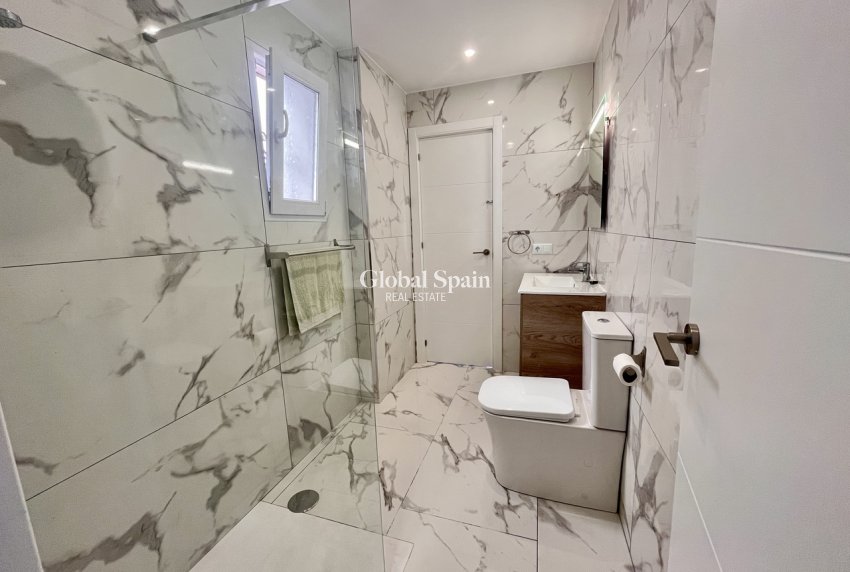 Resale - APARTMENT -
VILLAMARTÍN - Costa Blanca