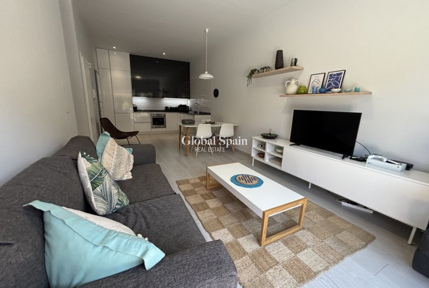 Resale - APARTMENT -
VILLAMARTÍN - Costa Blanca