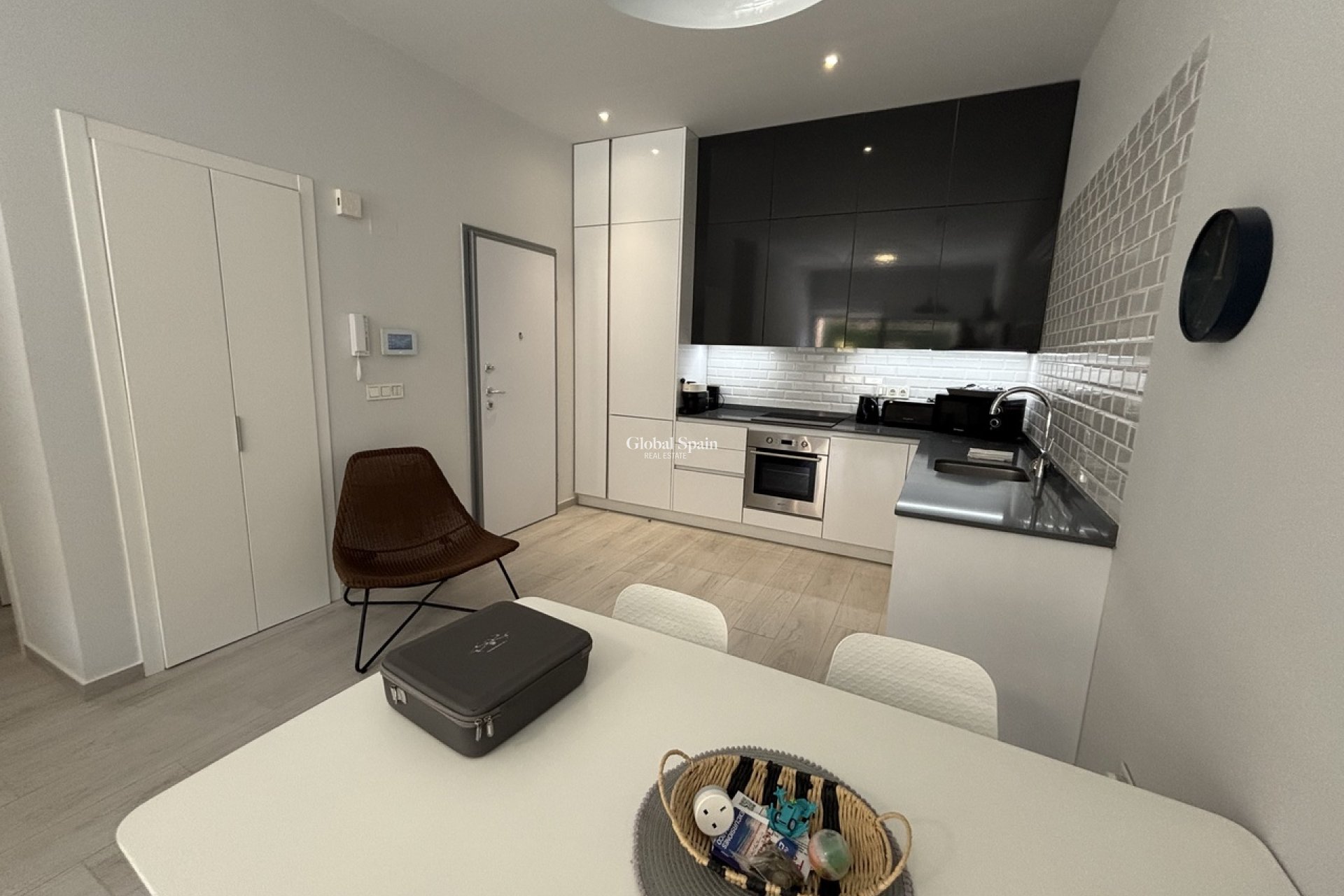 Resale - APARTMENT -
VILLAMARTÍN - Costa Blanca