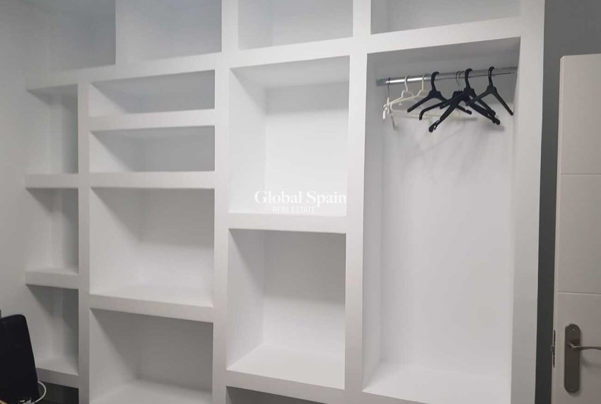 Resale - APARTMENT -
VILLAMARTÍN - Costa Blanca