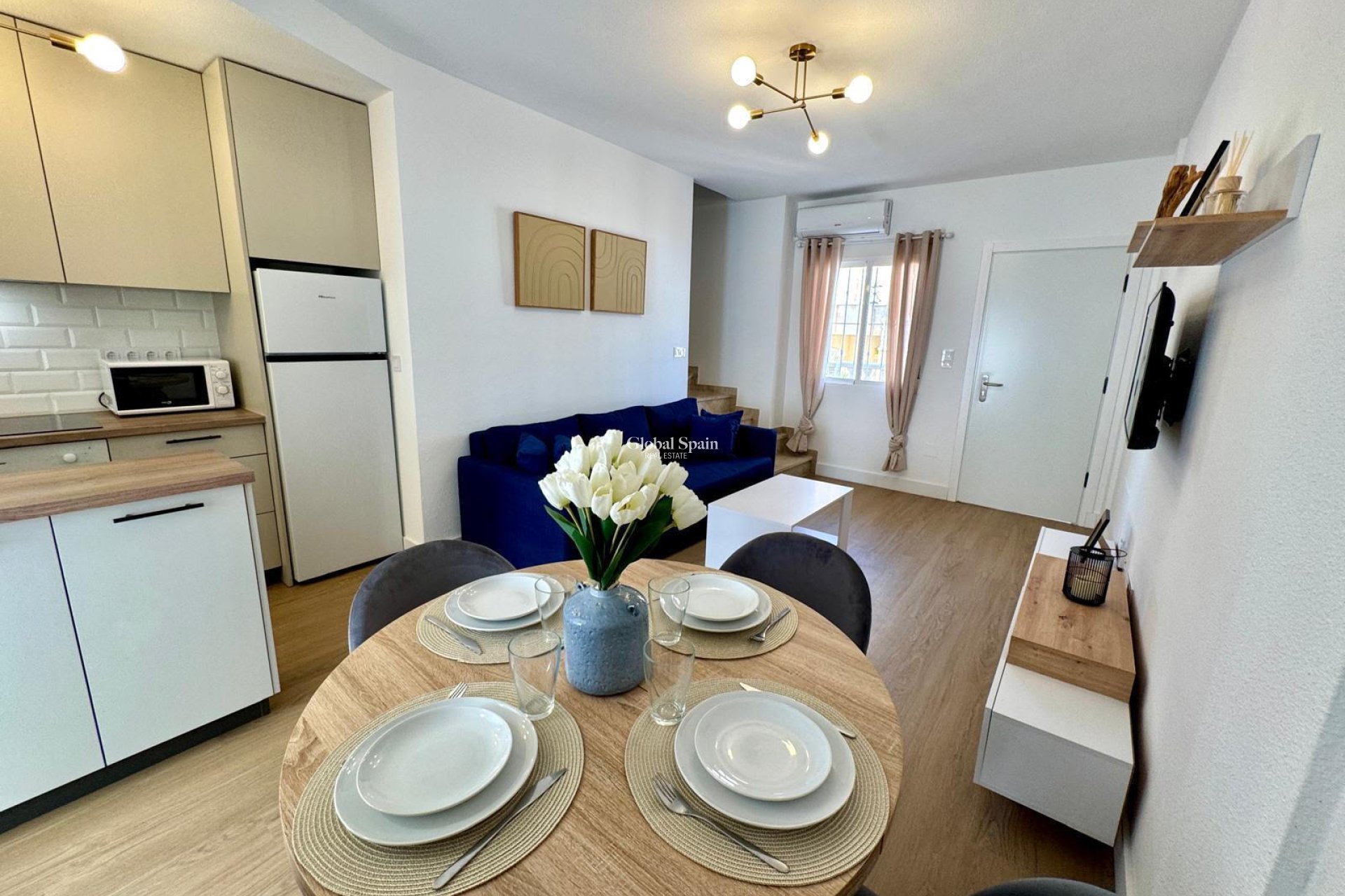 Resale - APARTMENT -
VILLAMARTÍN - Costa Blanca