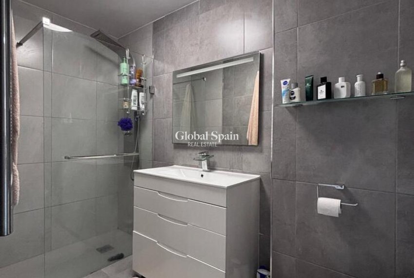 Resale - APARTMENT -
VILLAMARTÍN - Costa Blanca