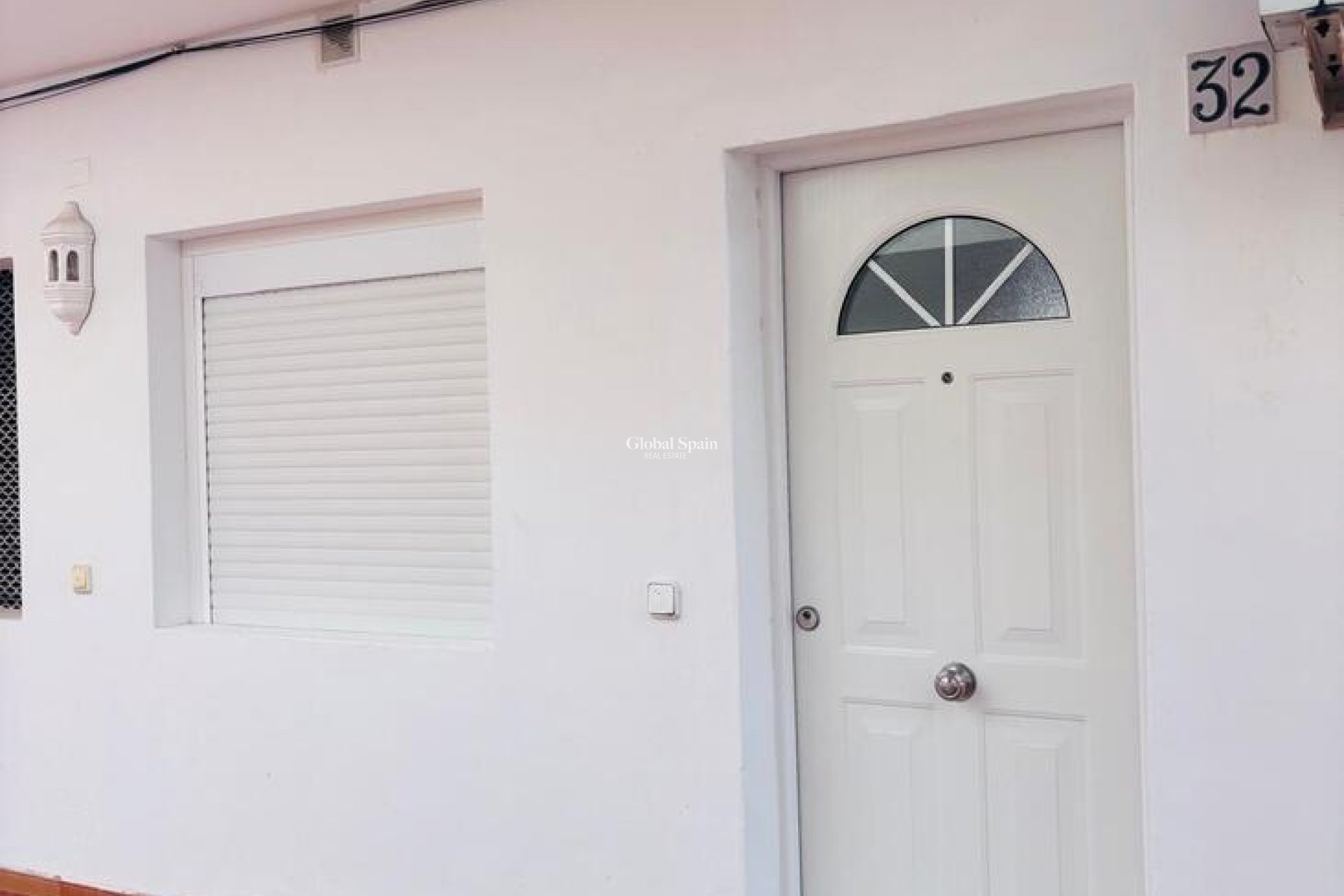 Resale - APARTMENT -
VILLAMARTÍN - Costa Blanca