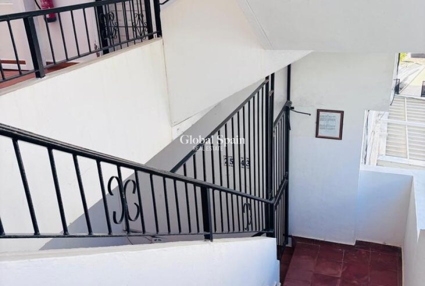 Resale - APARTMENT -
VILLAMARTÍN - Costa Blanca