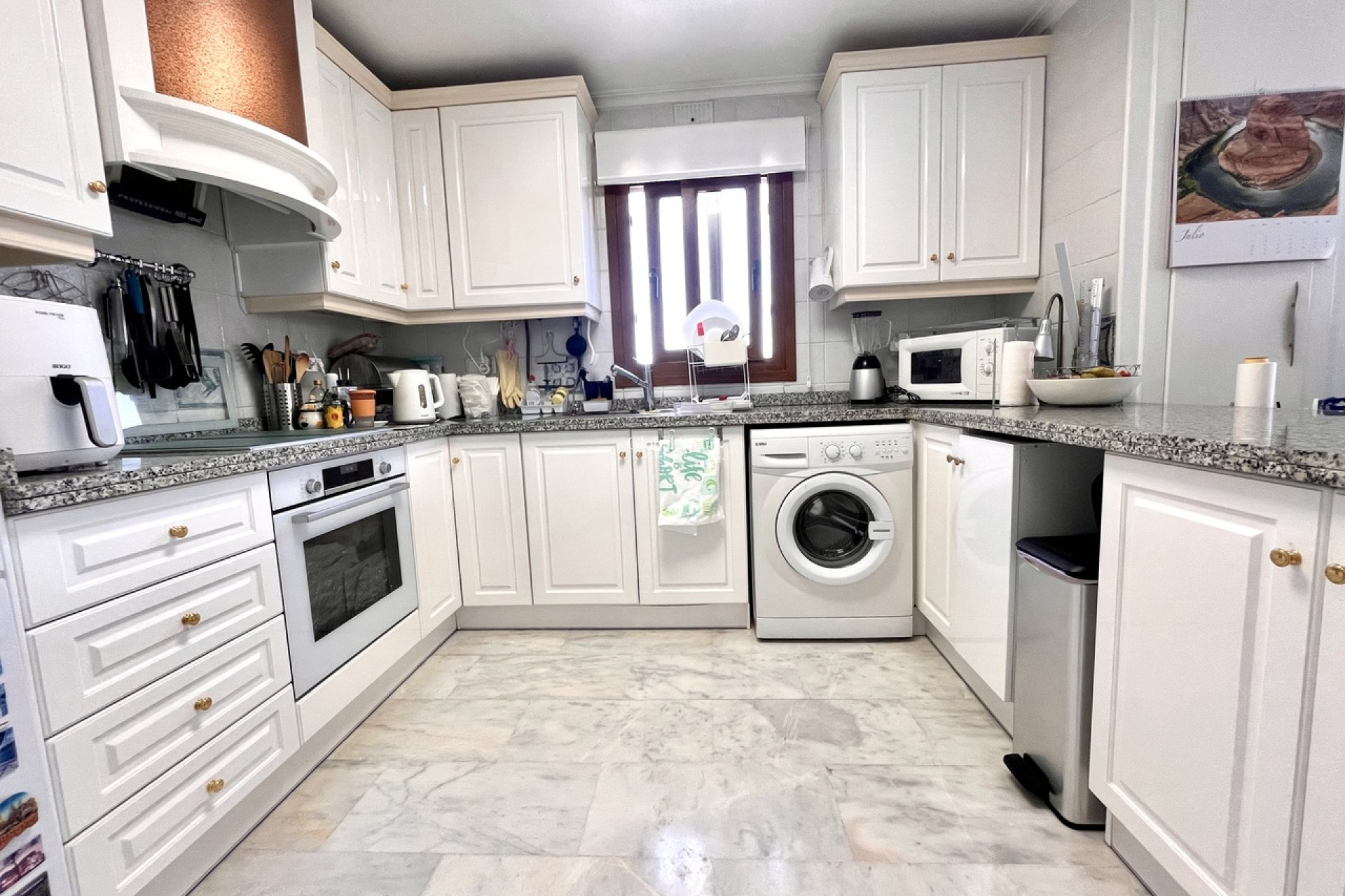 Resale - APARTMENT -
VILLAMARTÍN - Costa Blanca