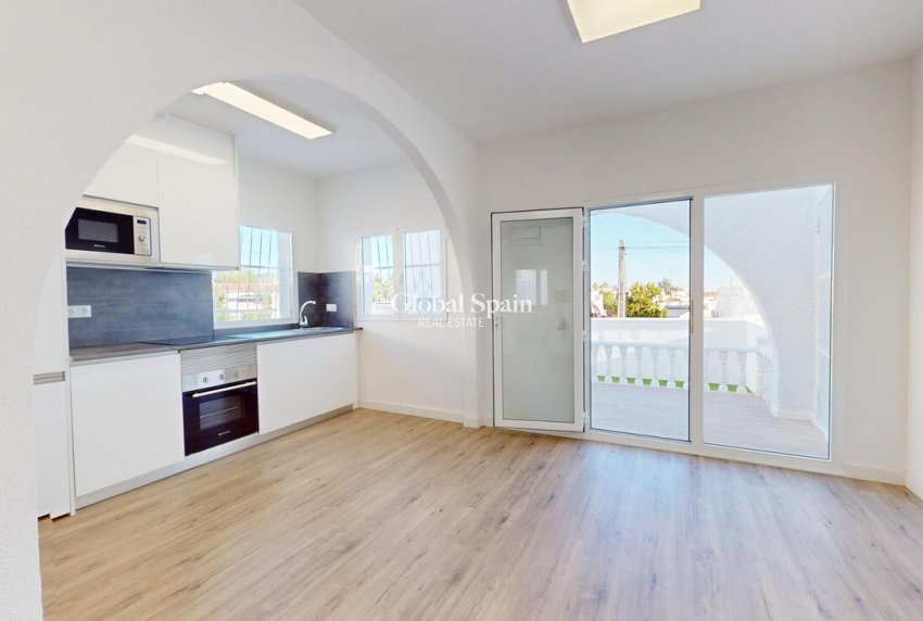 Resale - APARTMENT -
VILLAMARTÍN - Costa Blanca