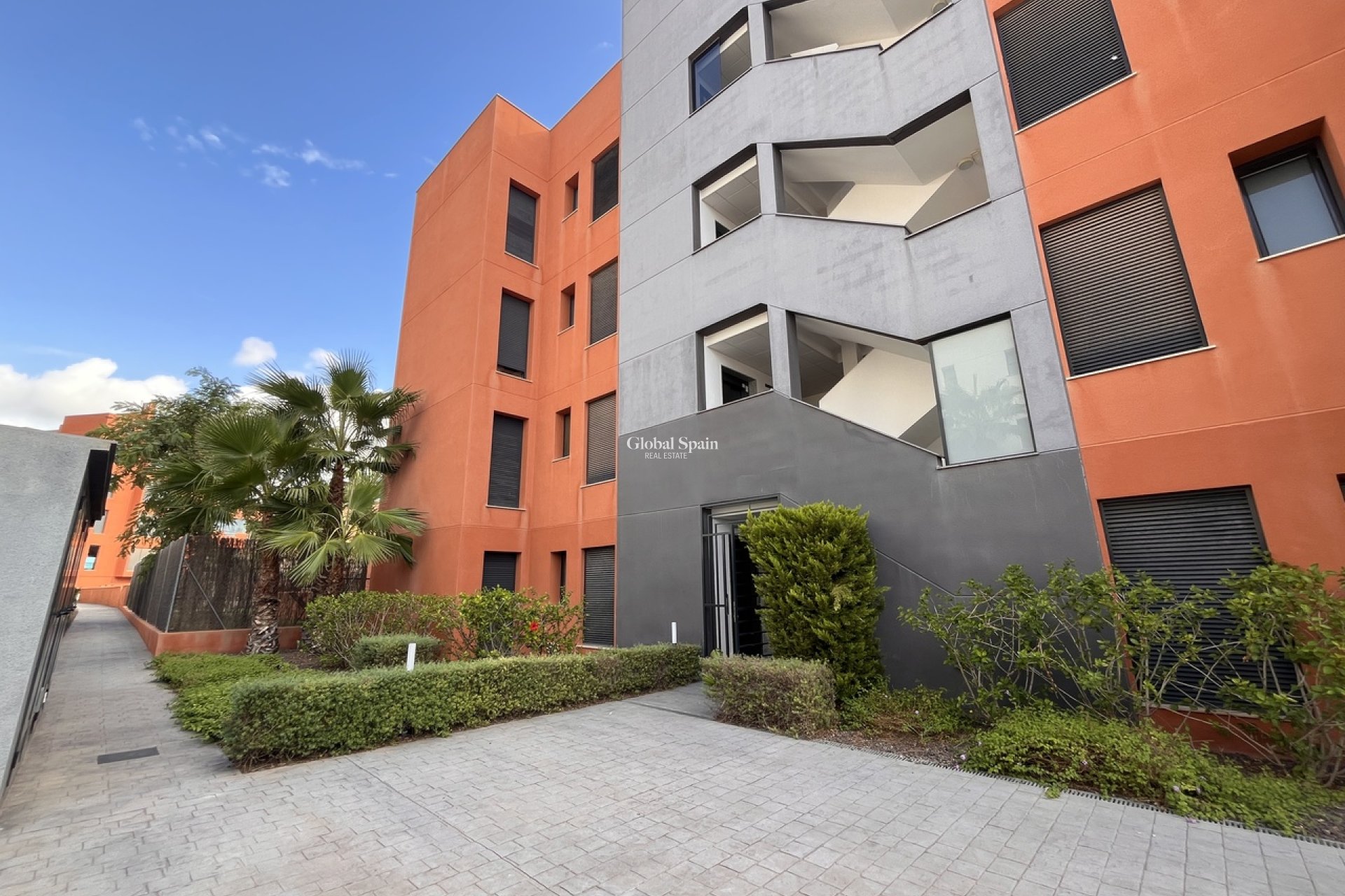 Resale - APARTMENT -
VILLAMARTÍN - Costa Blanca