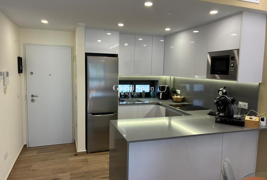 Resale - APARTMENT -
VILLAMARTÍN - Costa Blanca