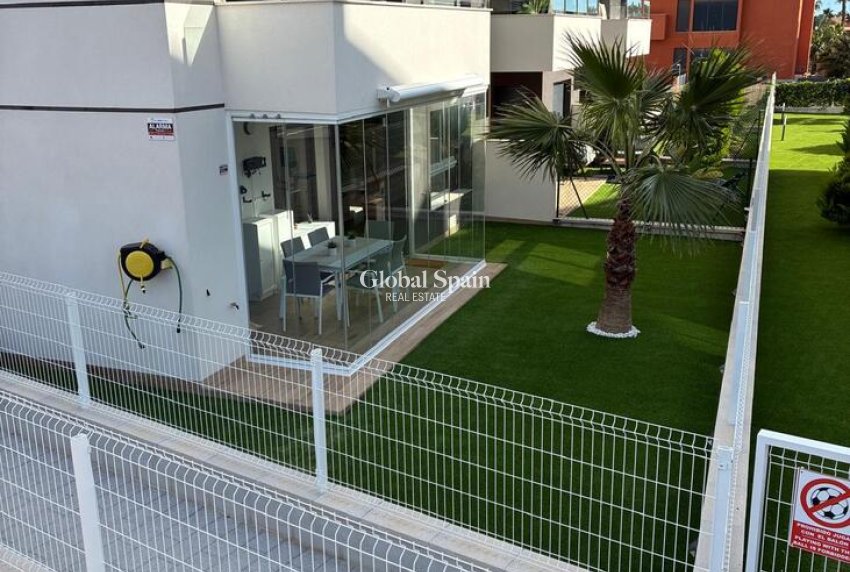Resale - APARTMENT -
VILLAMARTÍN - Costa Blanca