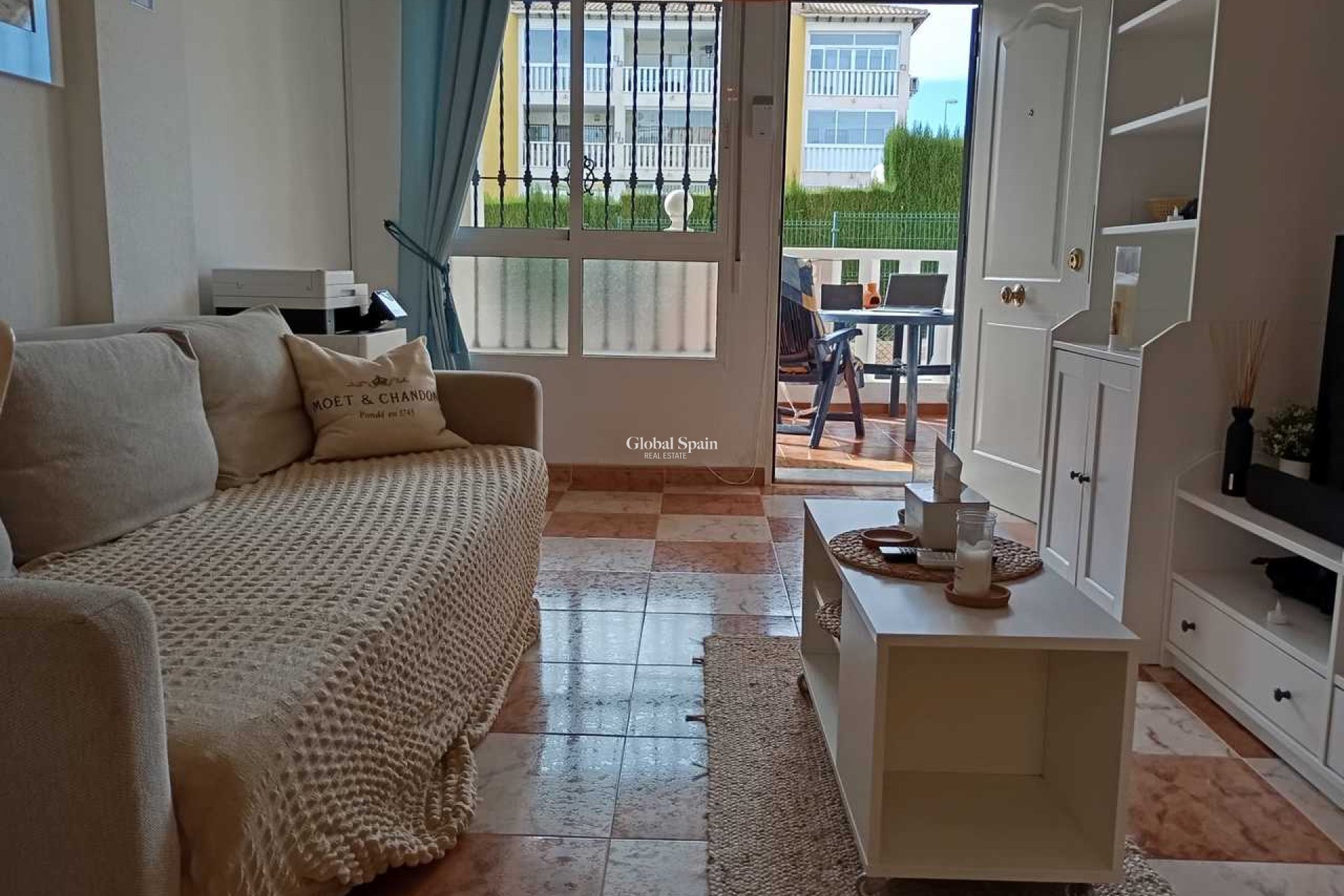 Resale - APARTMENT -
VILLAMARTÍN - Costa Blanca