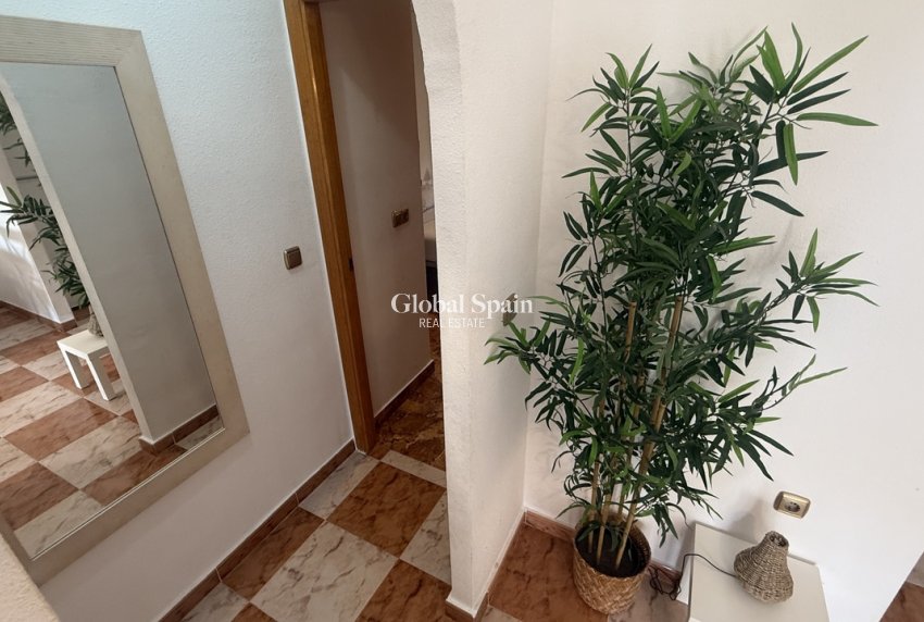 Resale - APARTMENT -
VILLAMARTÍN - Costa Blanca