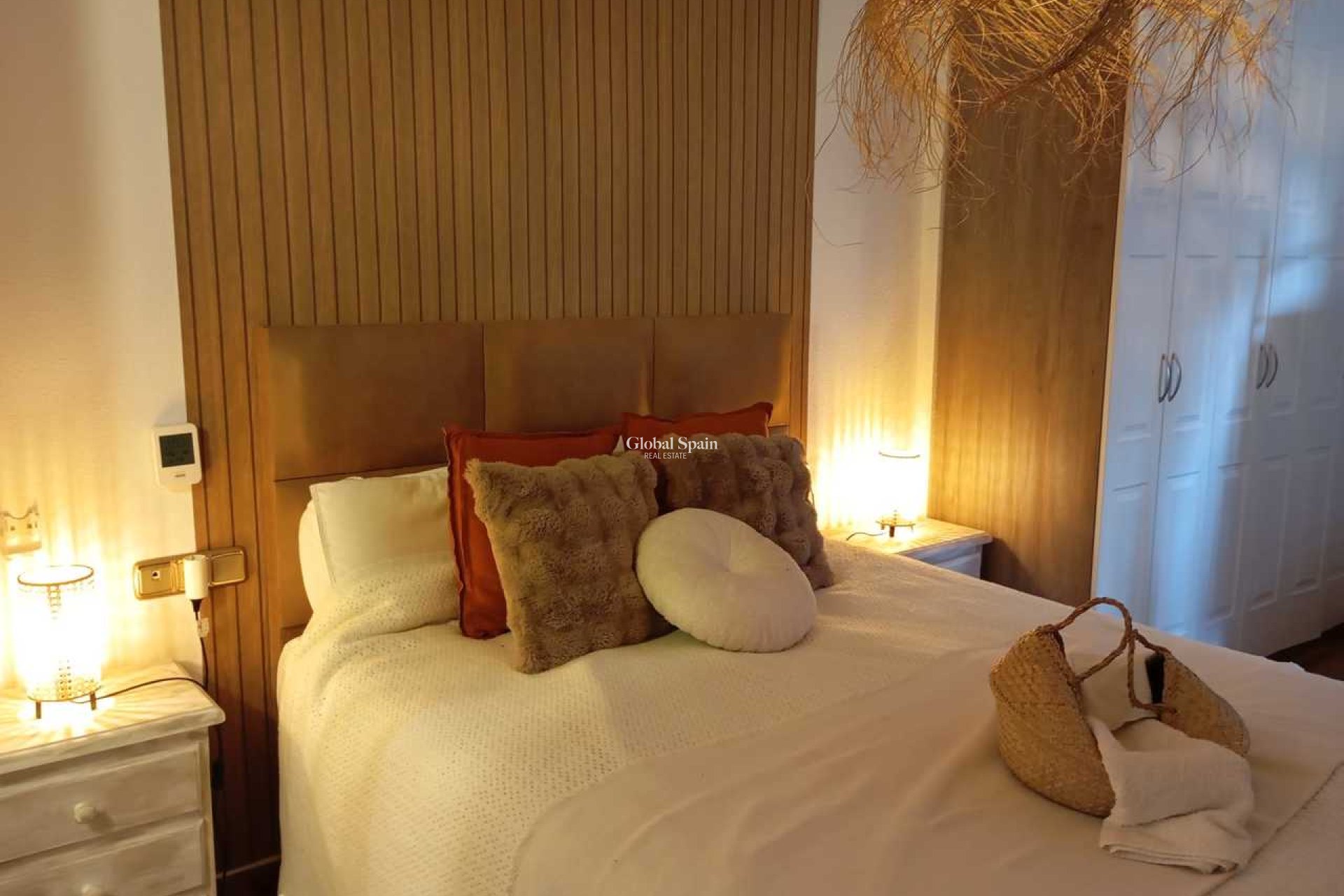 Resale - APARTMENT -
VILLAMARTÍN - Costa Blanca