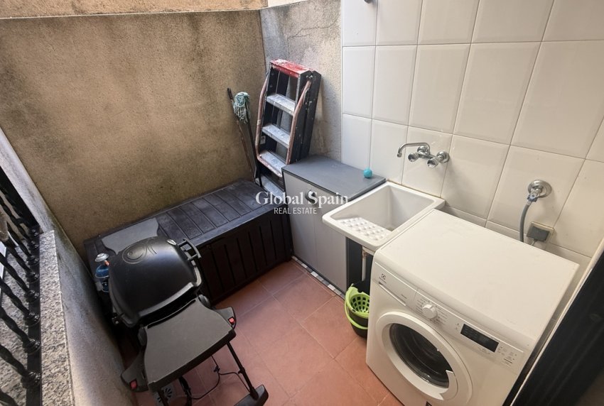 Resale - APARTMENT -
VILLAMARTÍN - Costa Blanca