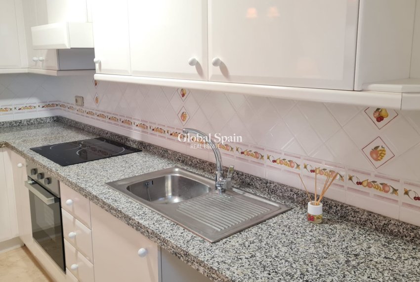 Resale - APARTMENT -
VILLAMARTÍN - Costa Blanca