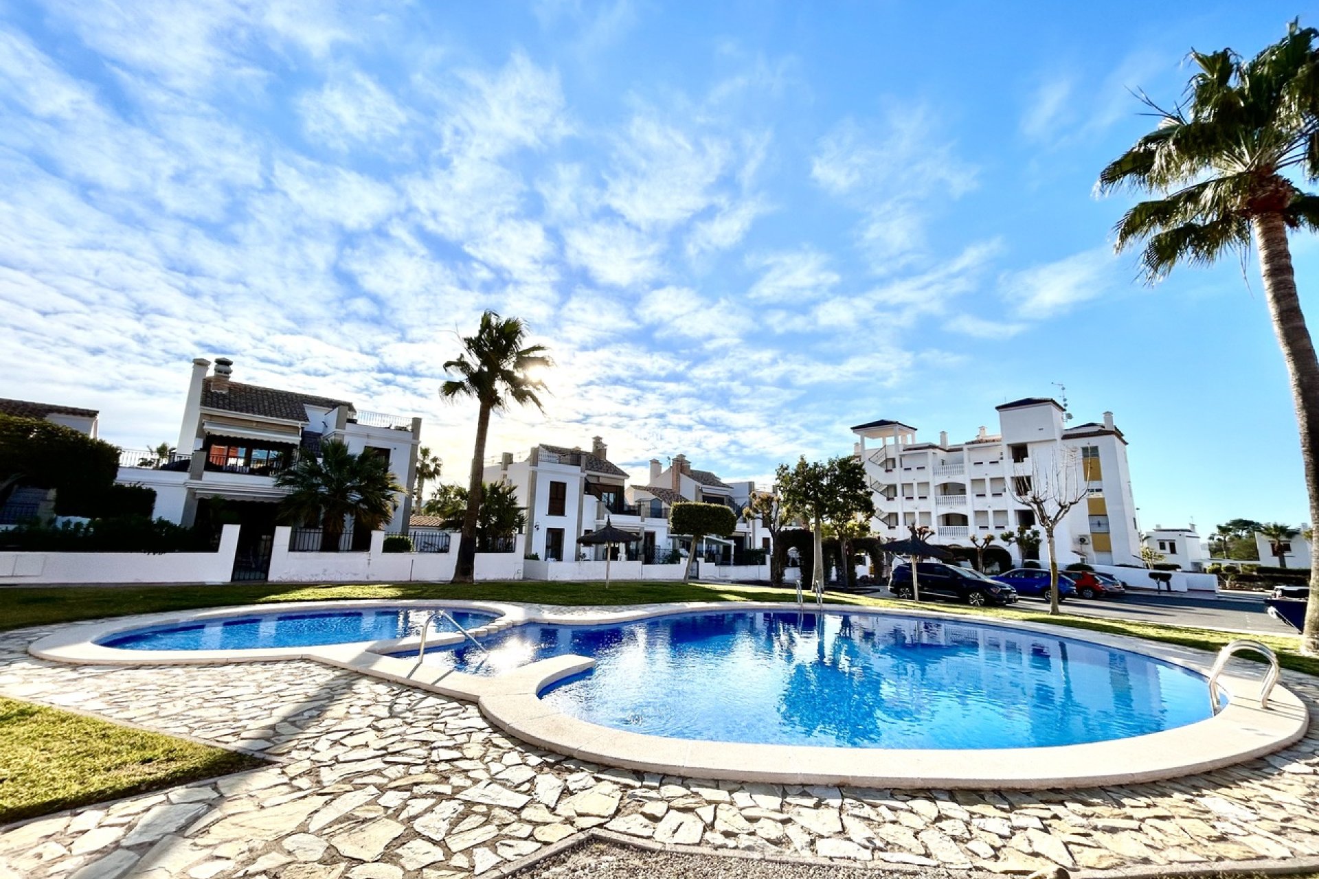 Resale - APARTMENT -
VILLAMARTÍN - Costa Blanca