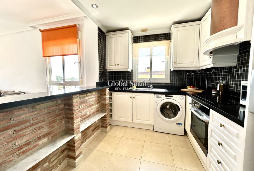 Resale - APARTMENT -
VILLAMARTÍN - Costa Blanca