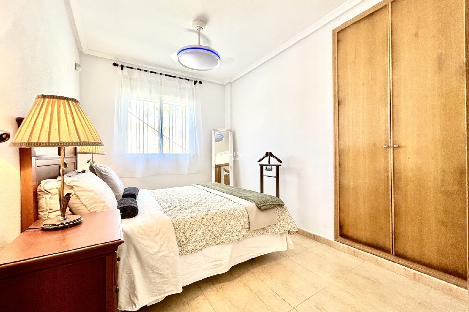 Resale - APARTMENT -
VILLAMARTÍN - Costa Blanca