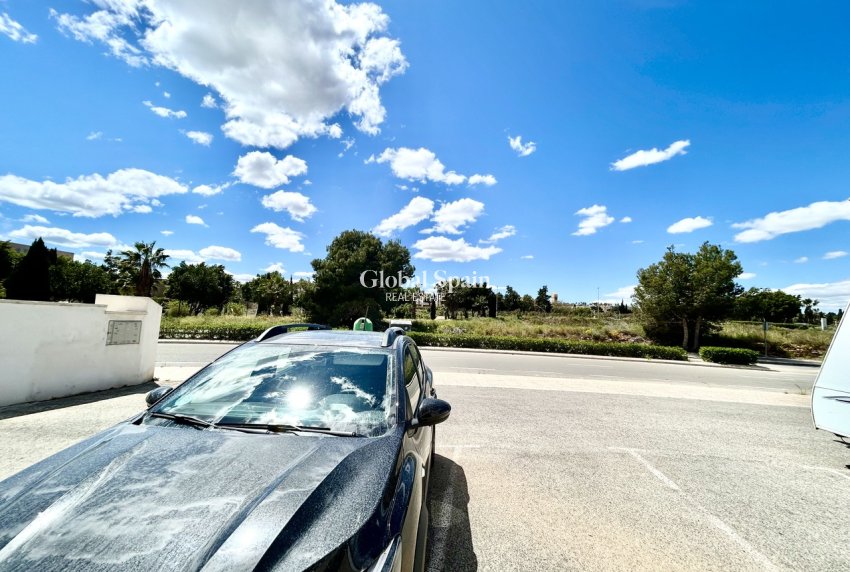 Resale - APARTMENT -
VILLAMARTÍN - Costa Blanca