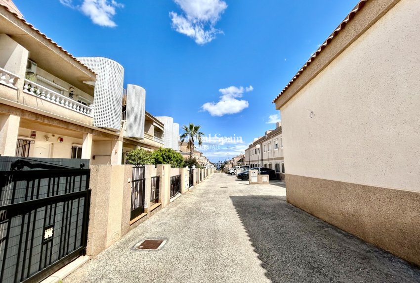Resale - APARTMENT -
VILLAMARTÍN - Costa Blanca