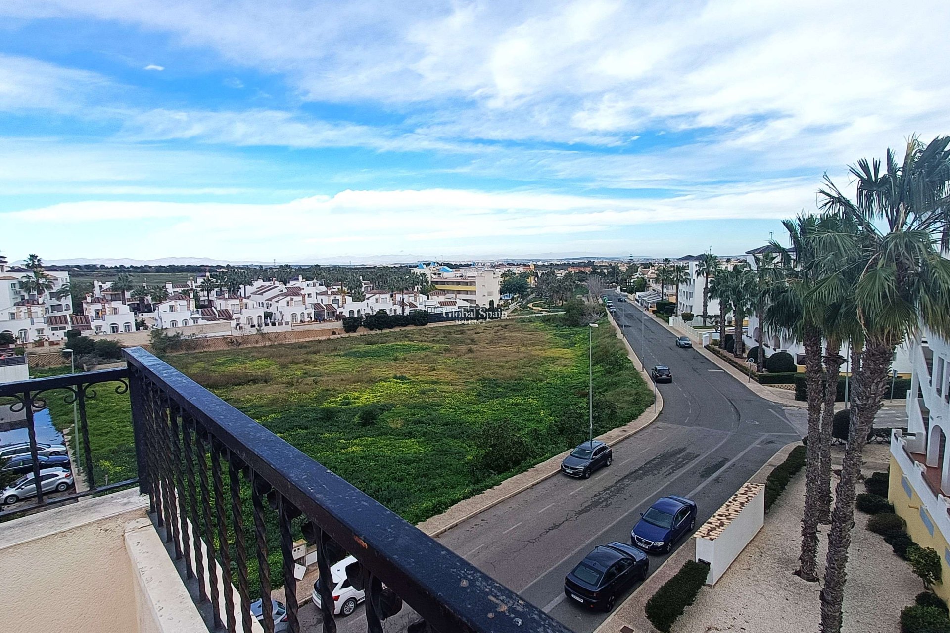 Resale - APARTMENT -
VILLAMARTÍN - Costa Blanca