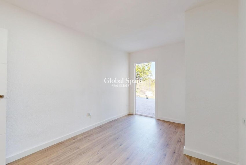 Resale - APARTMENT -
VILLAMARTÍN - Costa Blanca