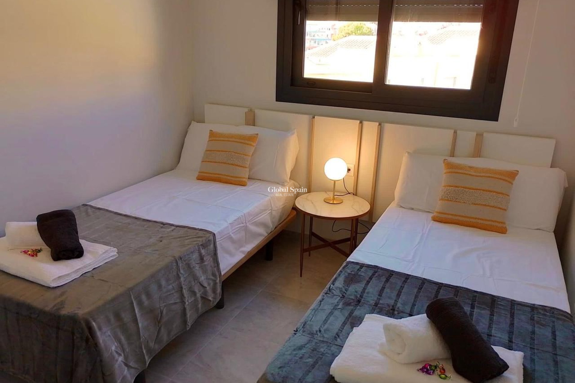 Resale - APARTMENT -
VILLAMARTÍN - Costa Blanca