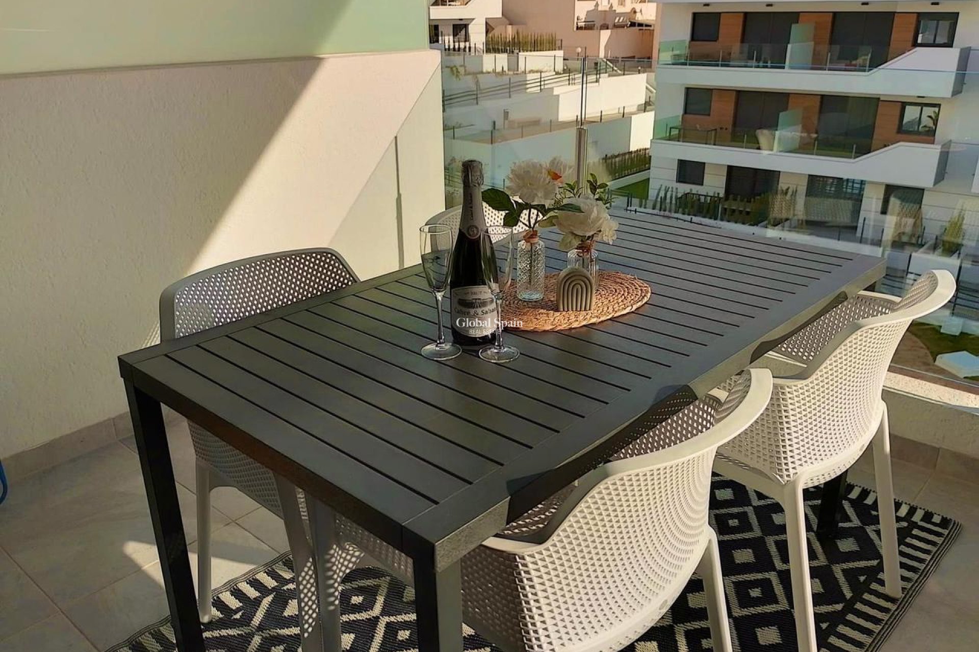 Resale - APARTMENT -
VILLAMARTÍN - Costa Blanca