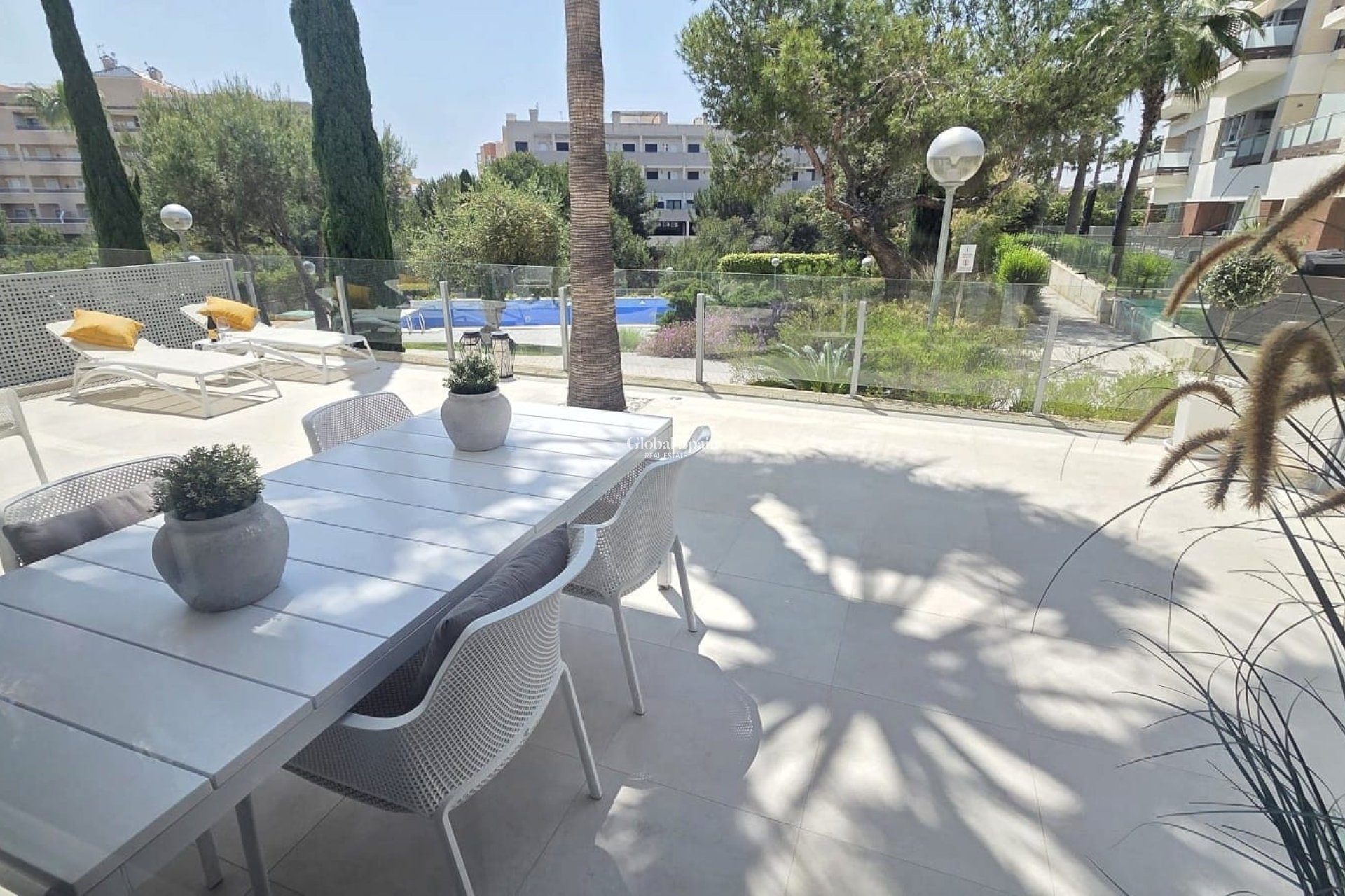 Resale - APARTMENT -
VILLAMARTÍN - Costa Blanca