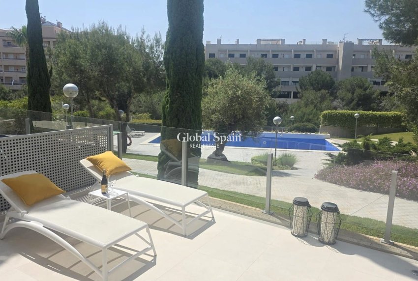 Resale - APARTMENT -
VILLAMARTÍN - Costa Blanca