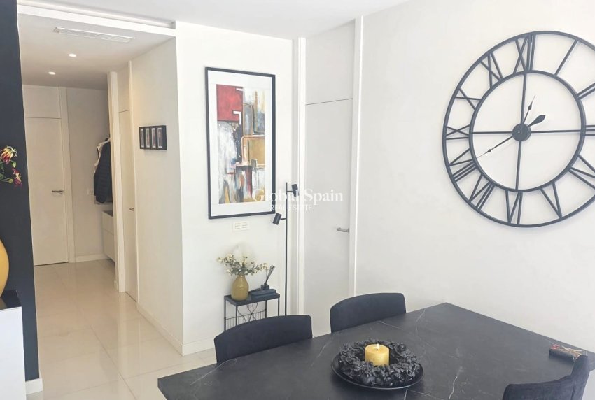 Resale - APARTMENT -
VILLAMARTÍN - Costa Blanca