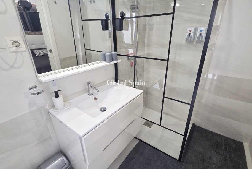 Resale - APARTMENT -
VILLAMARTÍN - Costa Blanca