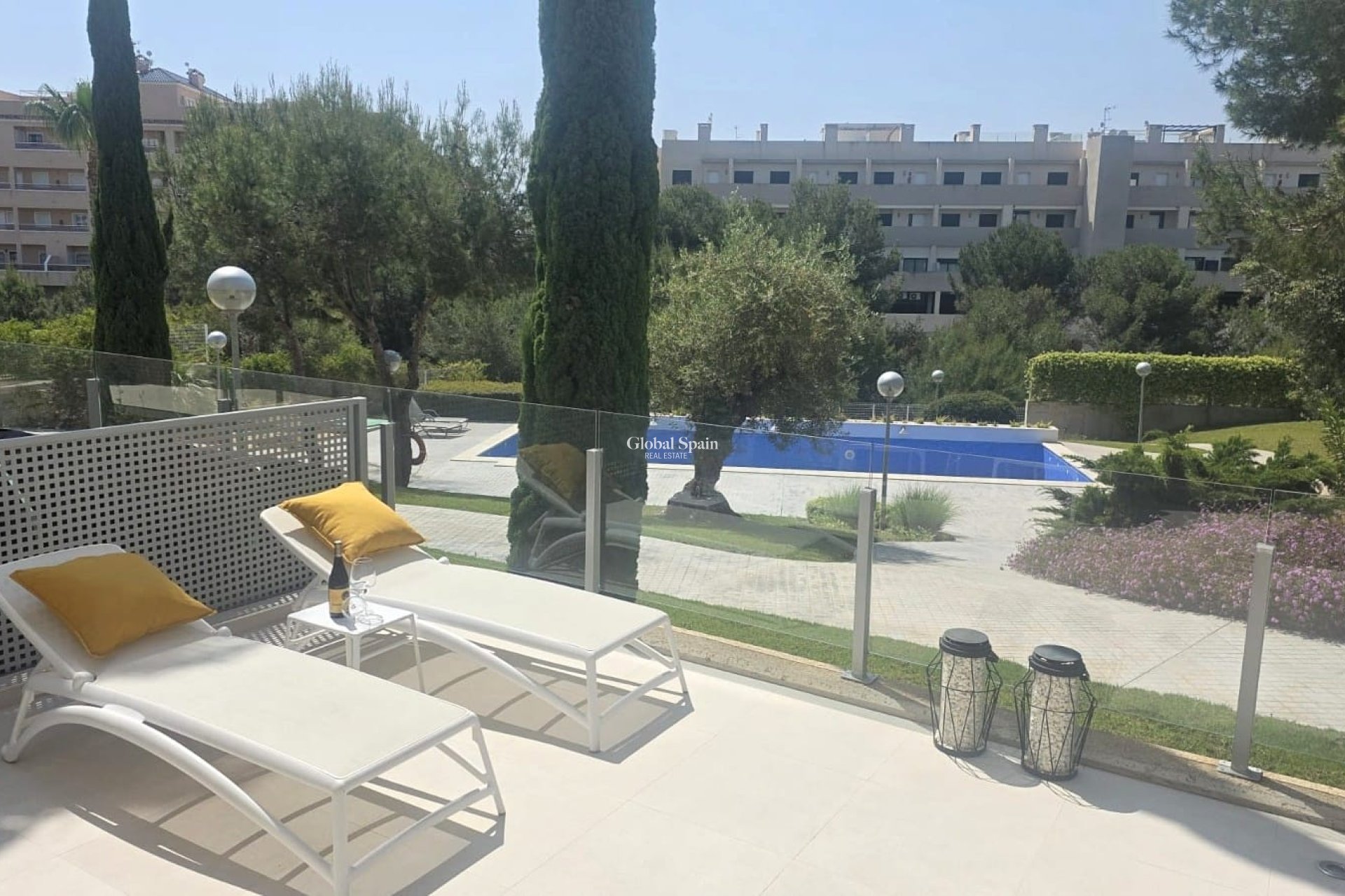Resale - APARTMENT -
VILLAMARTÍN - Costa Blanca