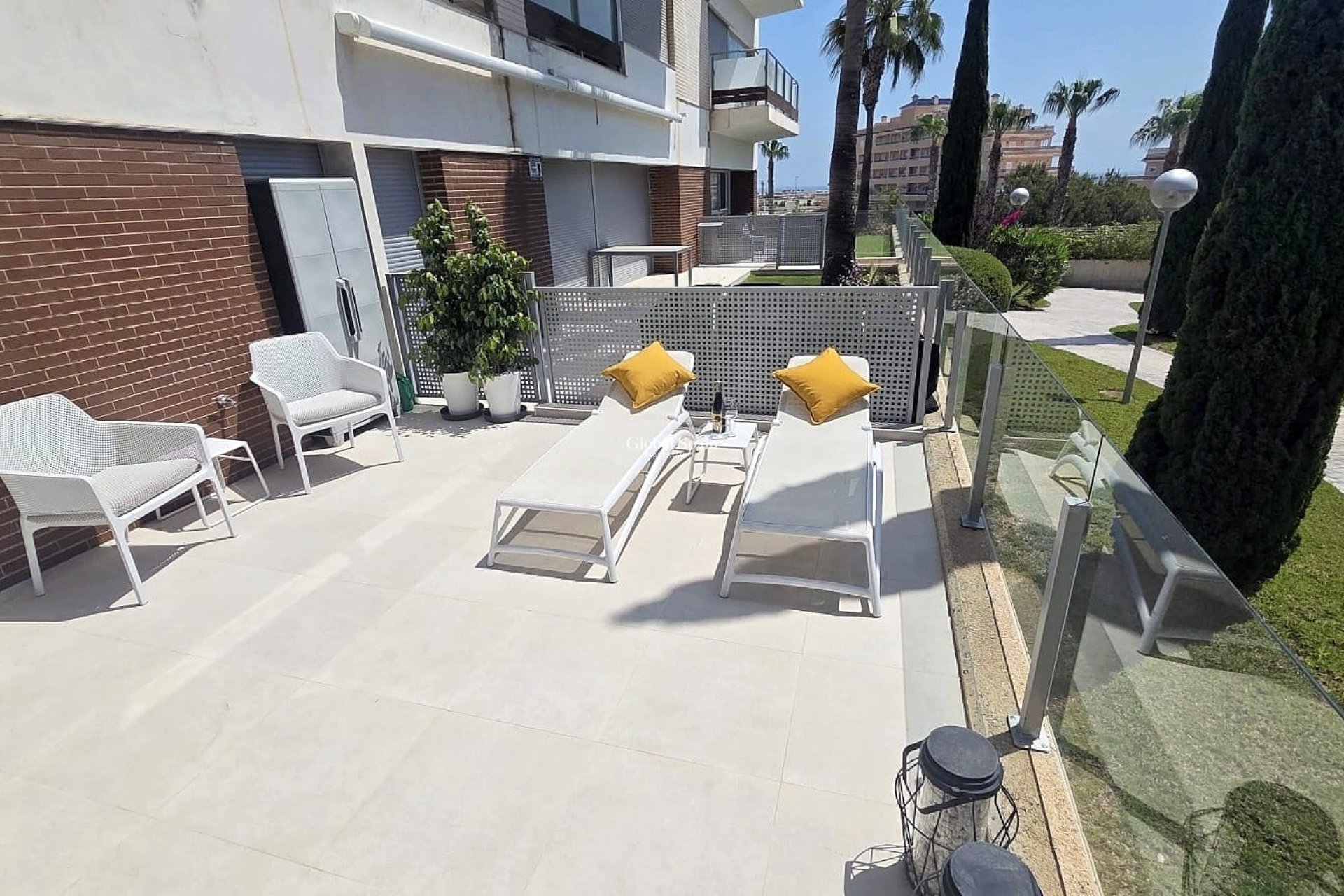 Resale - APARTMENT -
VILLAMARTÍN - Costa Blanca