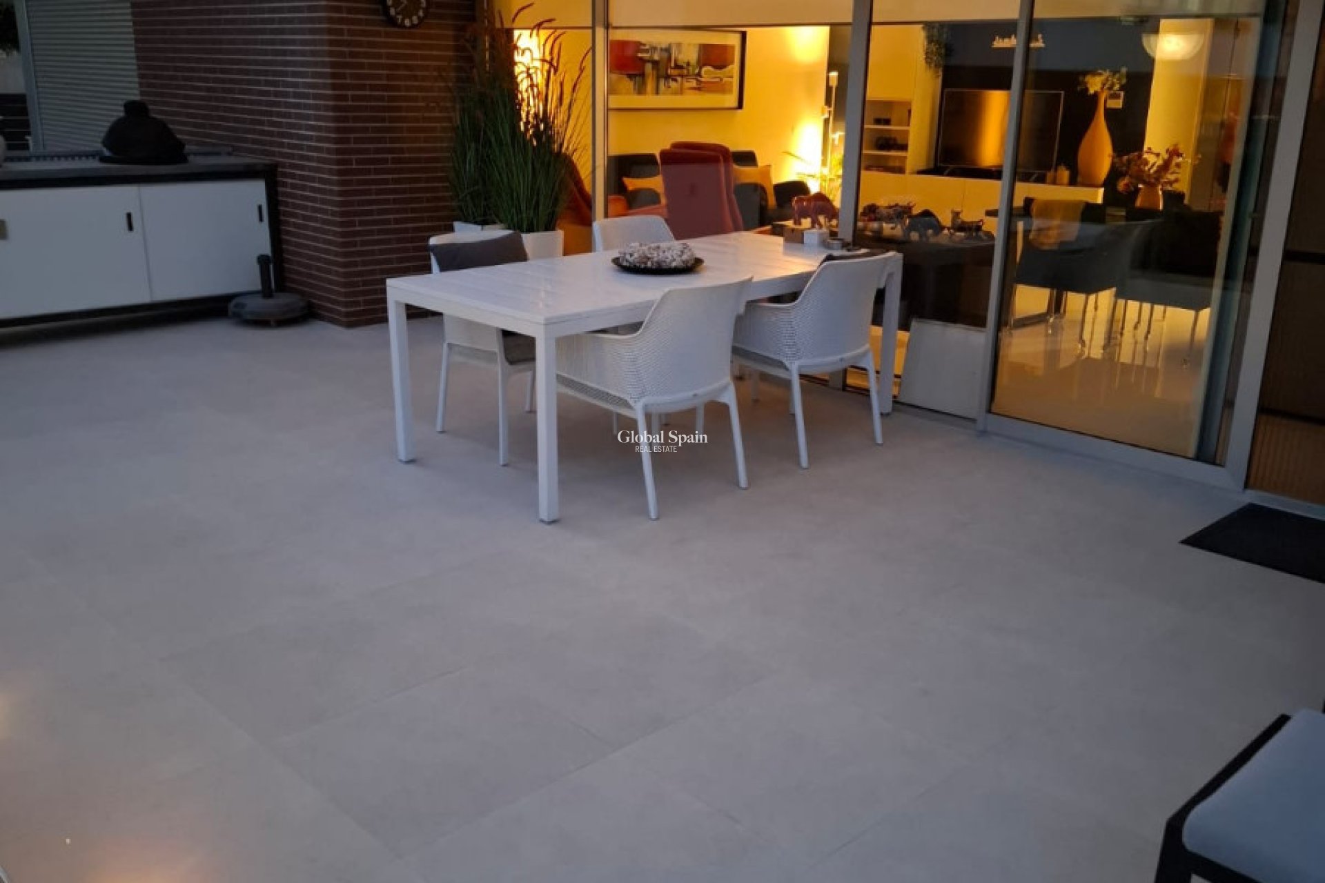 Resale - APARTMENT -
VILLAMARTÍN - Costa Blanca