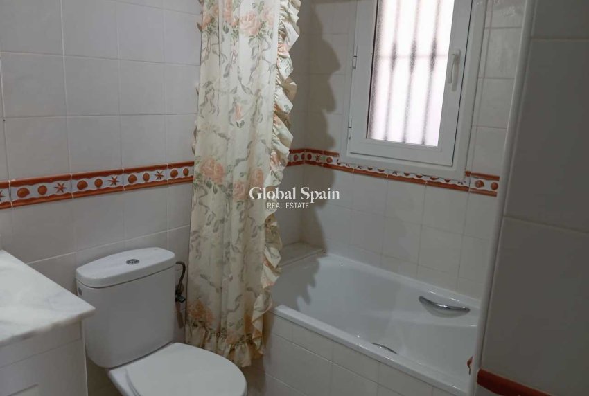 Resale - APARTMENT -
VILLAMARTÍN - Costa Blanca