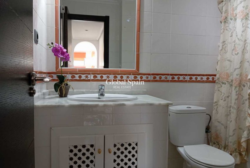 Resale - APARTMENT -
VILLAMARTÍN - Costa Blanca