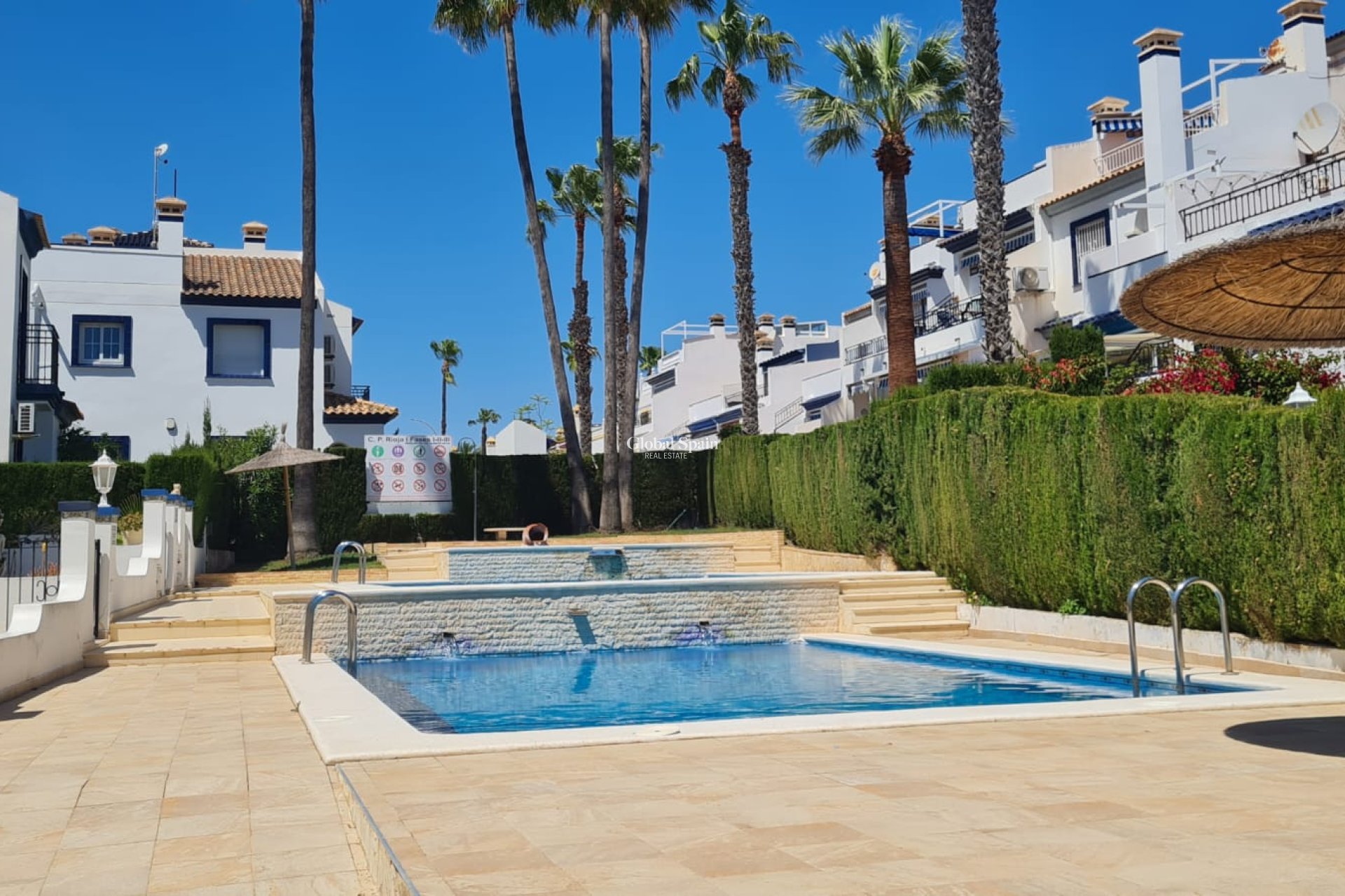 Resale - APARTMENT -
VILLAMARTÍN - Costa Blanca