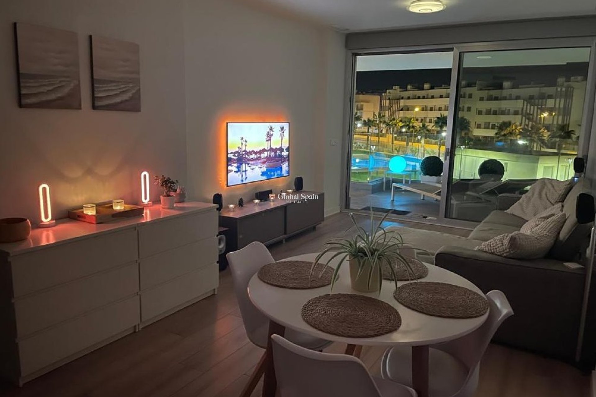Resale - APARTMENT -
VILLAMARTÍN - Costa Blanca