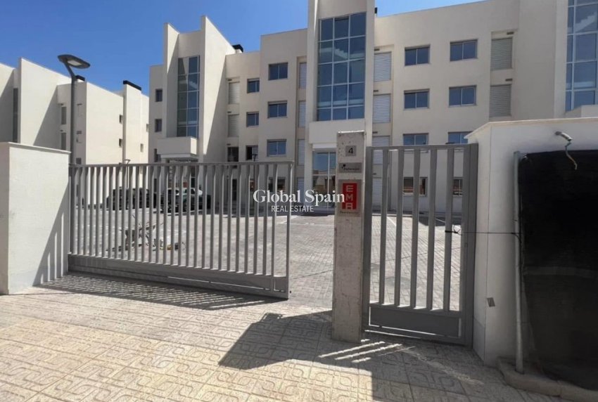 Resale - APARTMENT -
VILLAMARTÍN - Costa Blanca