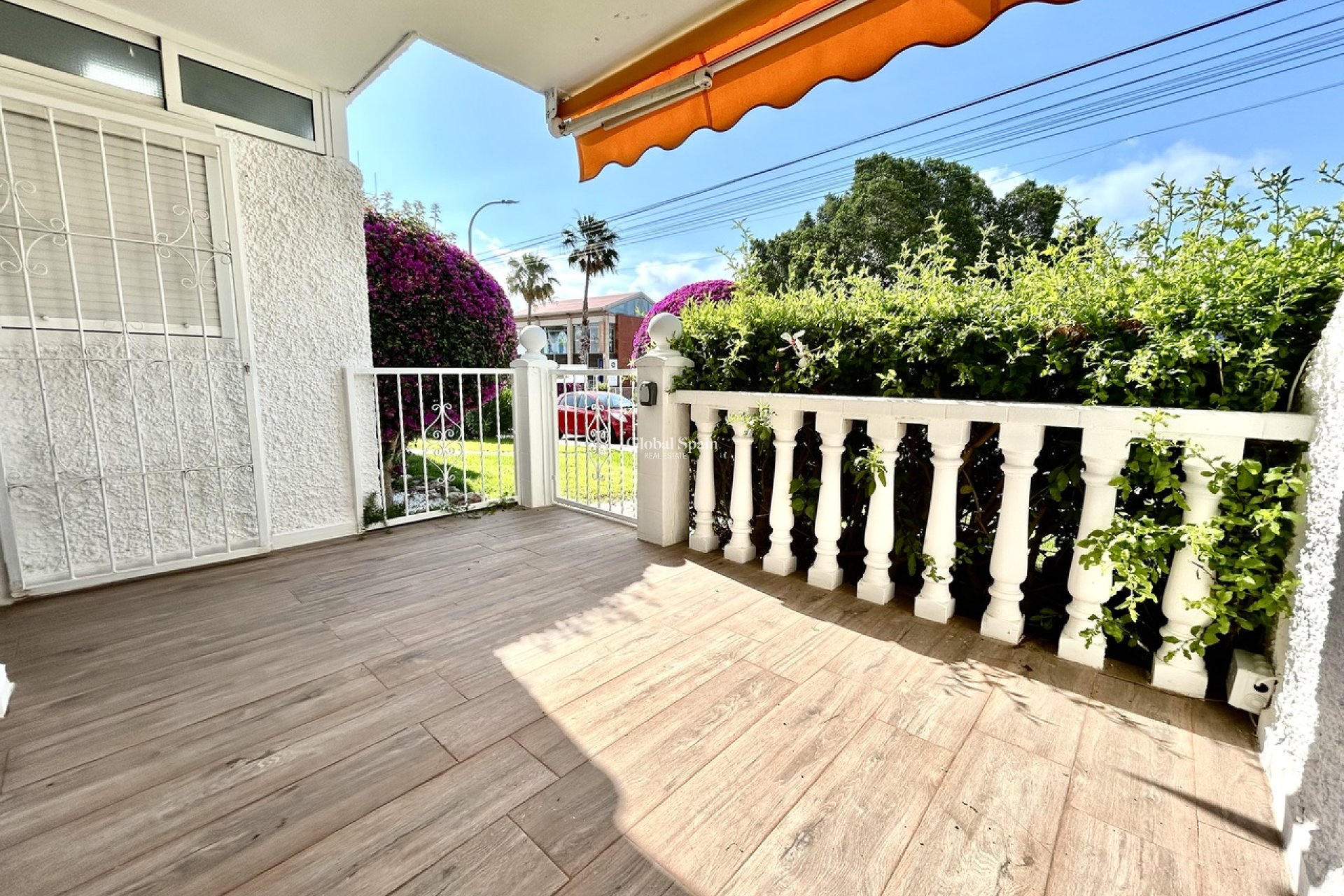 Resale - APARTMENT -
VILLAMARTÍN - Costa Blanca