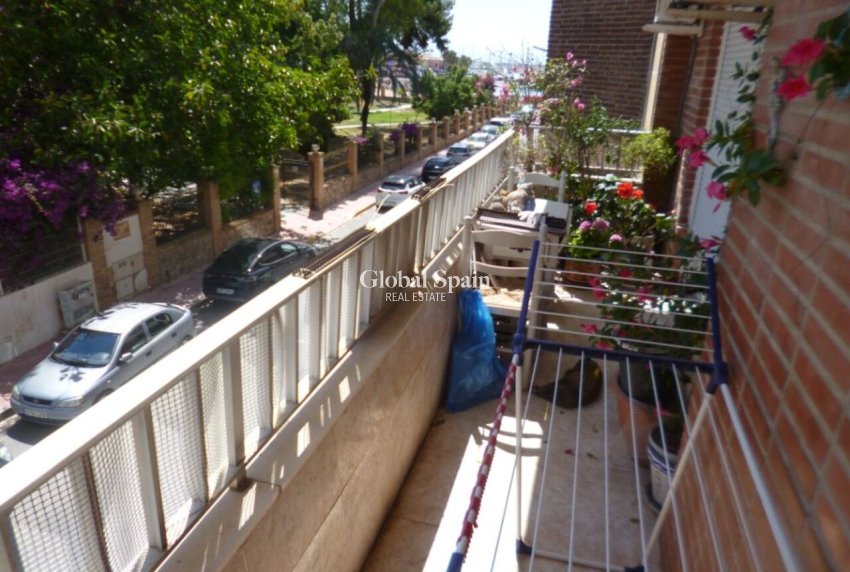 Resale - APARTMENT -
VILLAMARTÍN - Costa Blanca
