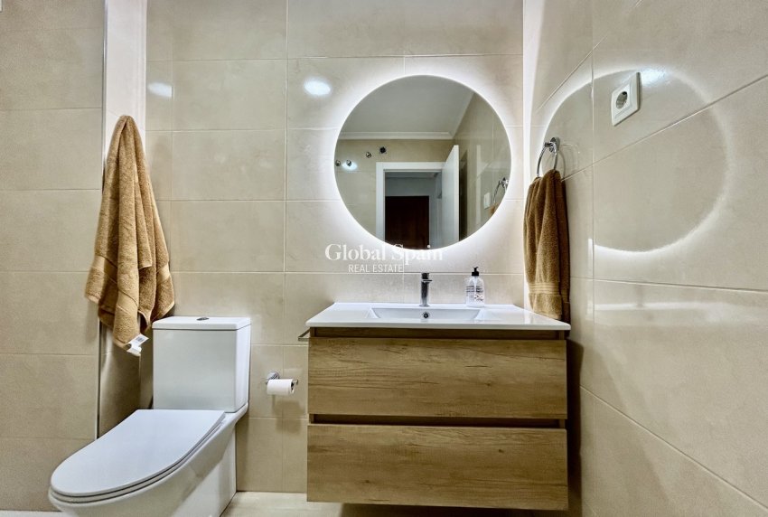 Resale - APARTMENT -
VILLAMARTÍN - Costa Blanca